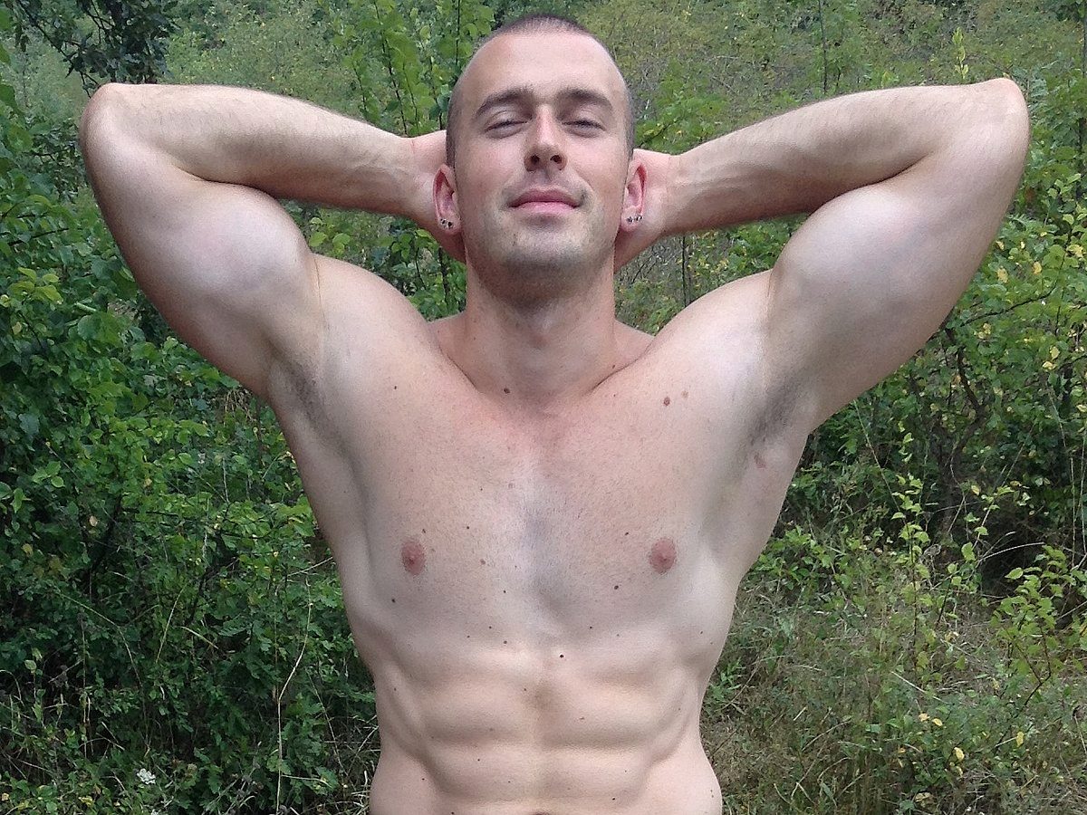 Robin Rieff Top 10 Guys on Gay Cams Looking For Summer Love - Randy Blue Live | Blog